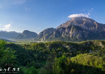 panorama sull'amariana tagliamento tolmezzo strabut e alpi carniche