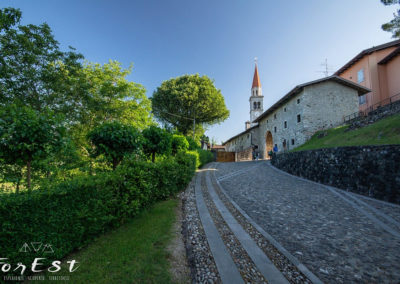 il gruppo alpini di alnicco offre colazione ai partecipanti all'escursione di forest studio naturalistico